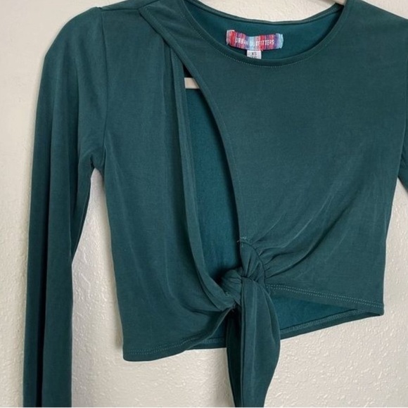 🌻HP🌻NWOT Urban Outfitters green Elle keyhole wrap crop top flare sleeves XS - Picture 8 of 12